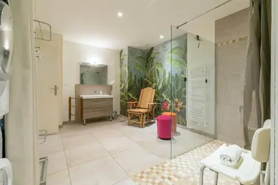 Salle de bains dans l'établissement Suite Royale Barocco avec SPA