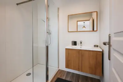 Salle de bains dans l'établissement Chalet Charmant à Louer pour 4-6 Personnes dans le Morvan Rouvray 21 avec SPA