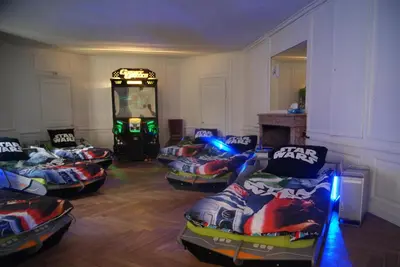 Salle de jeux dans l'établissement Château de Seurre No Boring People