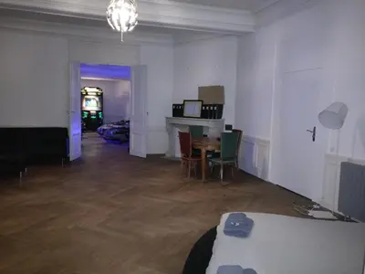 Télévision ou salle de divertissement dans l'établissement Château de Seurre No Boring People