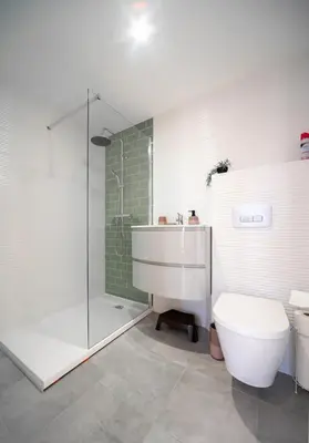 Salle de bains dans l'établissement Harmonie Apartments - Pool & Free Parking, 5 min A6 & Chalon sur Saone