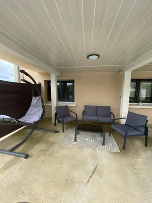 Télévision ou salle de divertissement dans l'établissement Harmonie Apartments - Pool & Free Parking, 5 min A6 & Chalon sur Saone