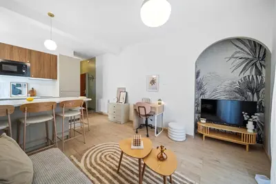 Cuisine ou kitchenette dans l'établissement MABULLE, Originalité et Confort au cœur de Dijon