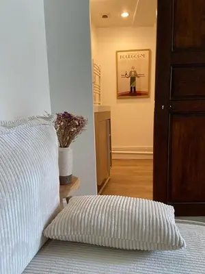 Coin salon dans l'établissement Le Petit Clos au coeur de Puligny-Montrachet