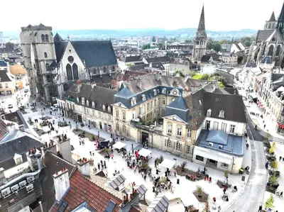 Vue générale sur Dijon ou vue de la ville depuis l'appartement