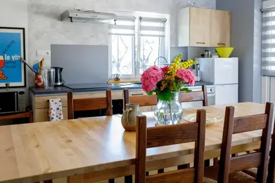 Cuisine ou kitchenette dans l'établissement le petit gite de Marinette