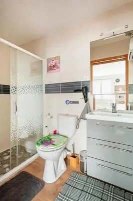 Salle de bains dans l'établissement Studio Clos-Edeen