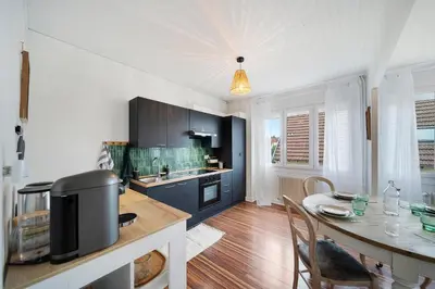 Cuisine ou kitchenette dans l'établissement Le Beau Marchais - Proche centre & Spacieux
