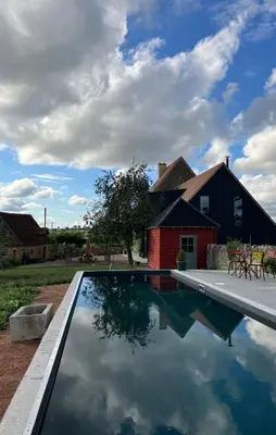 Piscine de l'établissement Les Fromentaux ou située à proximité