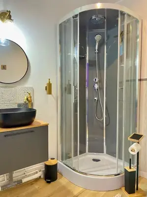 Salle de bains dans l'établissement Le petit bain du Logis