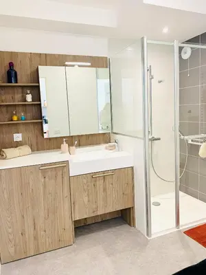 Salle de bains dans l'établissement DOMITYS - Le Bouquet