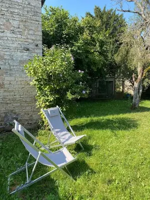 Jardin de l'établissement Gîte L'Atelier d'Emile