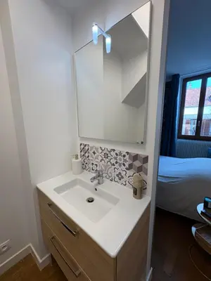 Salle de bains dans l'établissement Médiévale 27