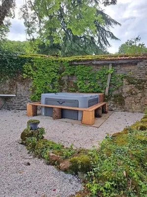 Jardin de l'établissement La Maison des Renouillers