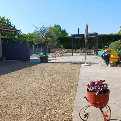 Villa avec piscine au calme à la campagne