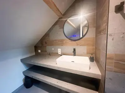 Salle de bains dans l'établissement La mezzanine