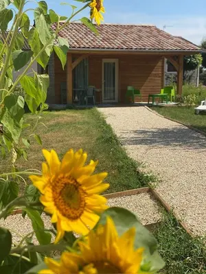 Jardin de l'établissement Maisonnette au calme, grand jardin privatif, accueil vélos et motos