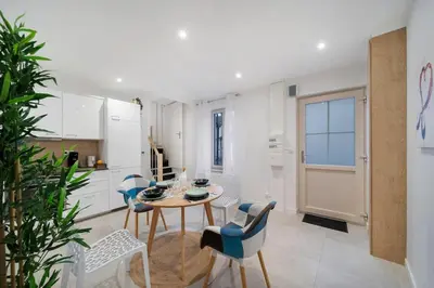 Cuisine ou kitchenette dans l'établissement Eros des Vignes Appartement 60m2