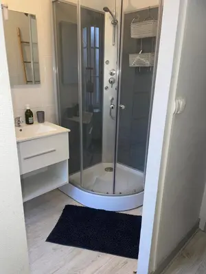 Salle de bains dans l'établissement Appartement meublé - 2 Chambres