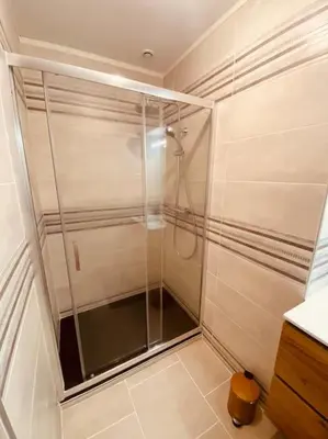 Salle de bains dans l'établissement Gîte de la croix du Dan