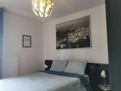 Un ou plusieurs lits dans un hébergement de l'établissement appartement