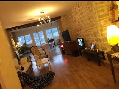 Coin salon dans l'établissement Le Petit Château