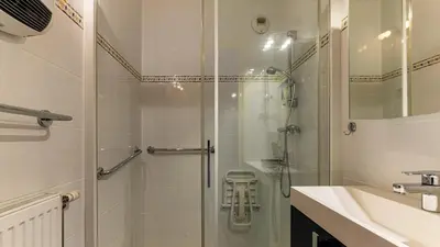 Salle de bains dans l'établissement Le Darcy - Balcon - Centre ville - 2BDR 2BR