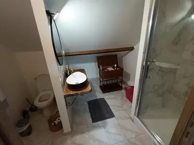 Salle de bains dans l'établissement Nid de charme pour soirée romantique