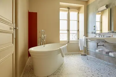 Salle de bains dans l'établissement Prosper Maufoux - Château de Saint-Aubin