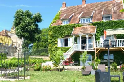 Jardin de l'établissement La Demeure Des Corton