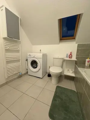 Salle de bains dans l'établissement Appartement au calme proche du PAL