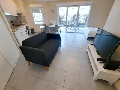 Cuisine ou kitchenette dans l'établissement Le 18 - Apt 2 Personnes, avec terrasse