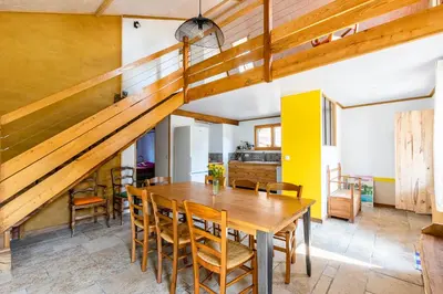 Cuisine ou kitchenette dans l'établissement le Shed - gîtes de Banne 70