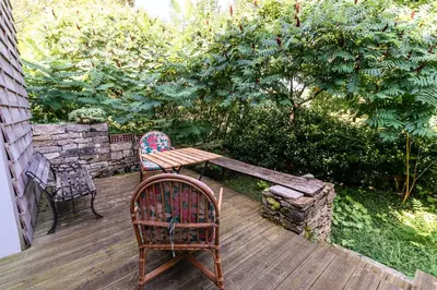 Jardin de l'établissement le Shed - gîtes de Banne 70