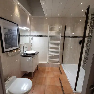 Salle de bains dans l'établissement Maison de charme 175m2 - 5 chambres