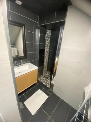 Salle de bains dans l'établissement Logement fenay 15 minutes de Dijon