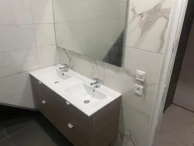 Salle de bains dans l'établissement Logement fenay 15 minutes de Dijon