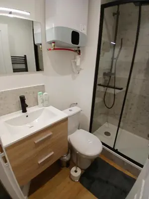 Salle de bains dans l'établissement Beau studio - 1 personne