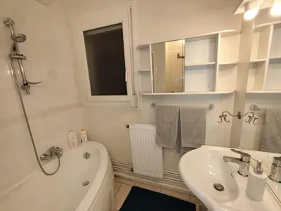Salle de bains dans l'établissement Dijon Poincaré