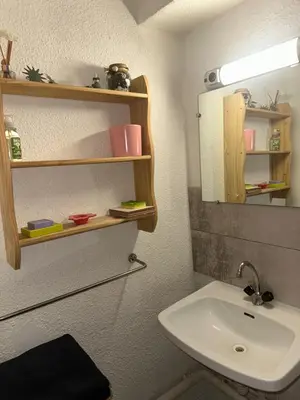 Salle de bains dans l'établissement Studio fonctionnel App 16 Centre ville Paray