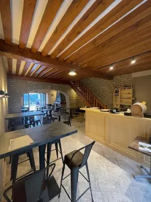 Coin salon dans l'établissement FraTern'Elle - Taverne & Chambres d'Hôtes