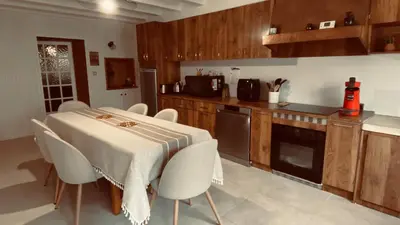 Cuisine ou kitchenette dans l'établissement Au coeur de la Vallée Jura