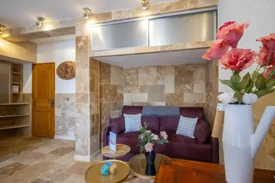Coin salon dans l'établissement Le Martre - Apt 4 Personnes, 2 ch, avec Balcon