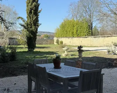 Jardin de l'établissement La Cour de Beaune