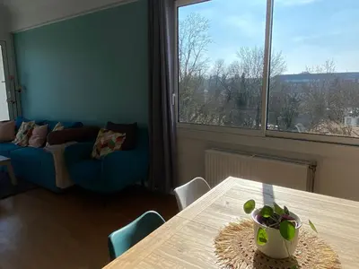 Coin salon dans l'établissement Appartement 4p avec garage privé