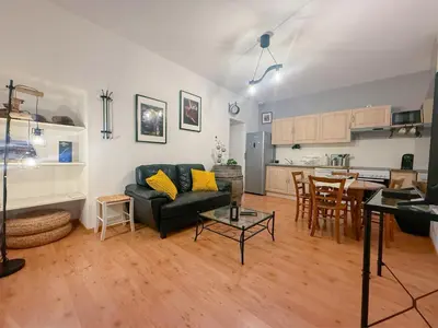 Cuisine ou kitchenette dans l'établissement Appartement cosy centre Lons Le Saunier