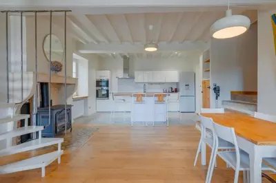 Cuisine ou kitchenette dans l'établissement Lancharre
