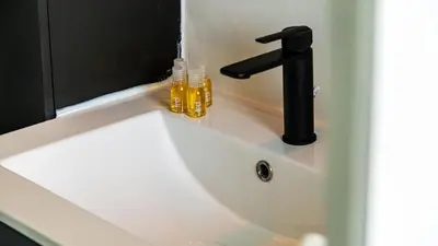 Salle de bains dans l'établissement Lumina - Spacieux & comfortable