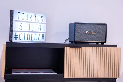Télévision ou salle de divertissement dans l'établissement Au 7ème Art Cinéma Room