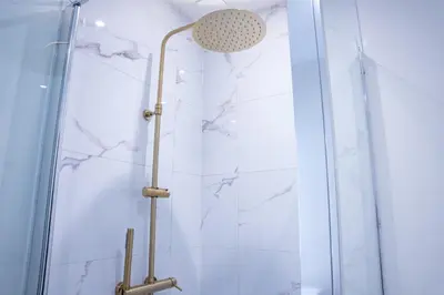 Salle de bains dans l'établissement Au 7ème Art Cinéma Room